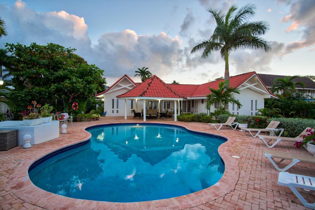Sunspot Villa Рънауей Бей Екстериор снимка
